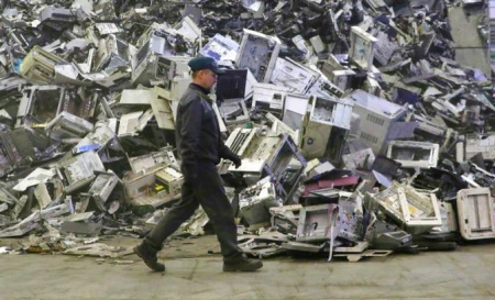 За выброшенную в мусорку бытовую технику с 1 марта россияне будут платить штраф